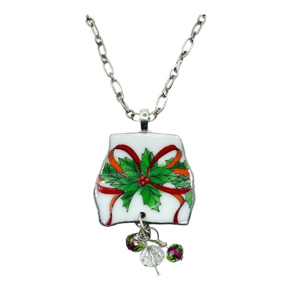 Broken Japan Bone China Artisan Pendant from Berries & Bows Wicks n Sticks Plate - Picture 10 of 14